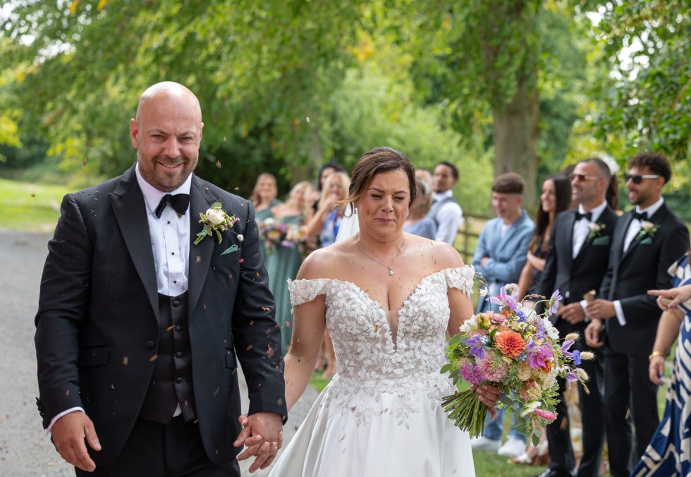 A Joy-Filled Alswick Barn Wedding in Hertfordshire Laughter, Love & a Heatwave!