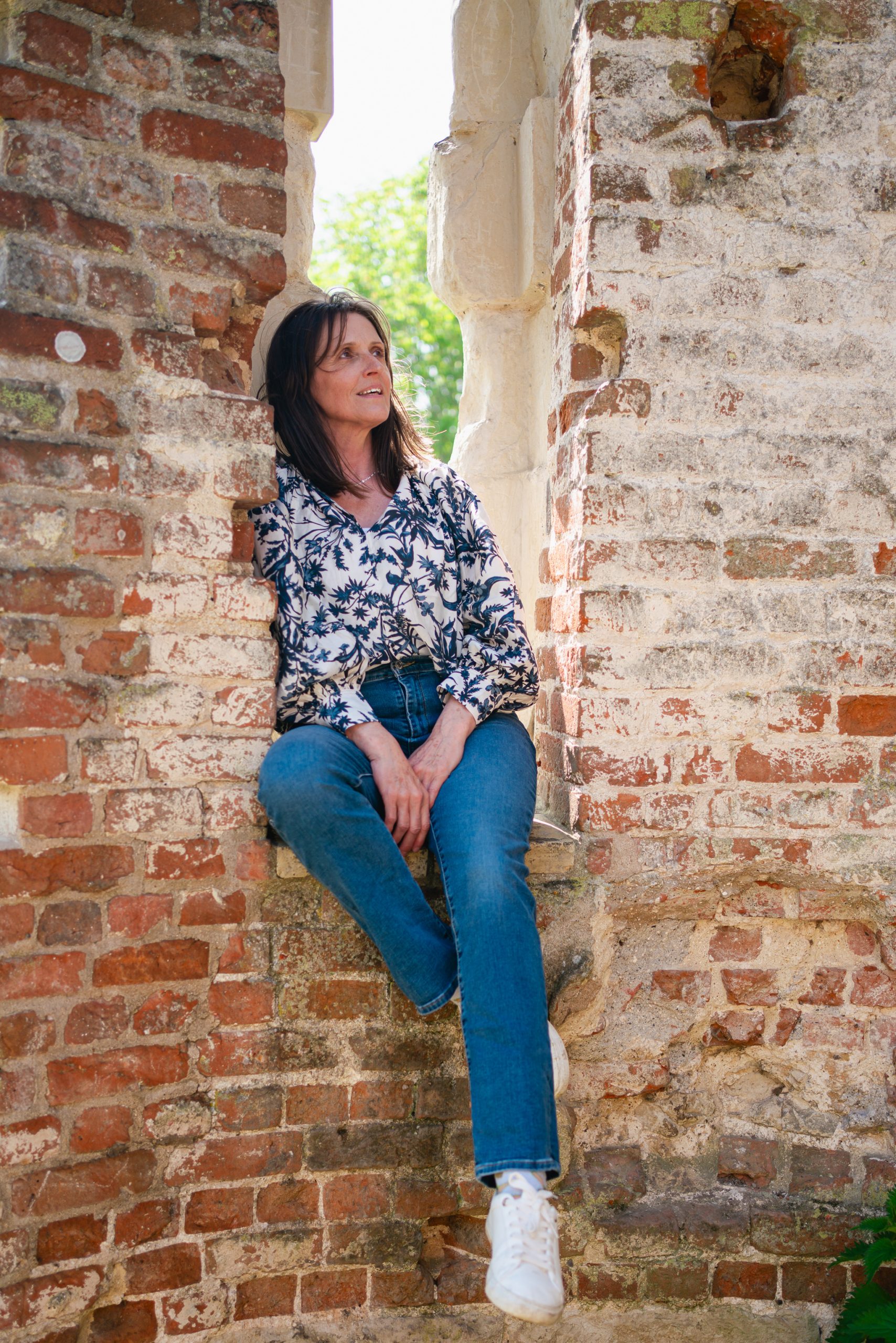 Tracy, a Hitchin wedding photographer.